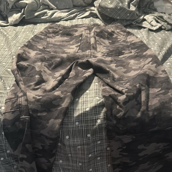 Spanx camo pants size M - Picture 12 of 13